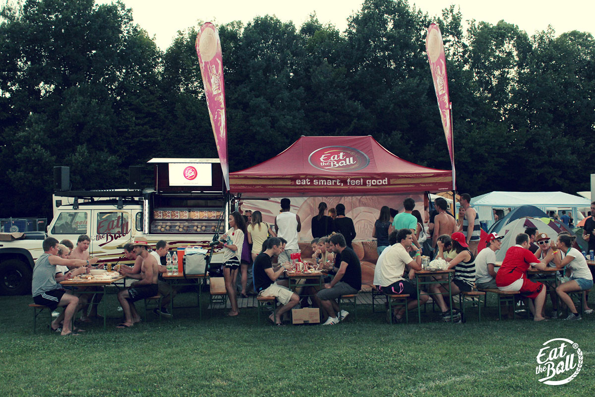 Outdoor clearance food tent
